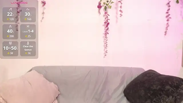 Snapshot of chloe_peach_ chatting on 06/12/26, 12:59 chloe peach online show from 06/12/26, 12:59