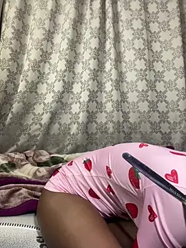 Snapshot of NaughtyShawdy chatting on 04/19/26, 08:33 NaughtyShawdy online show from 04/19/26, 08:33