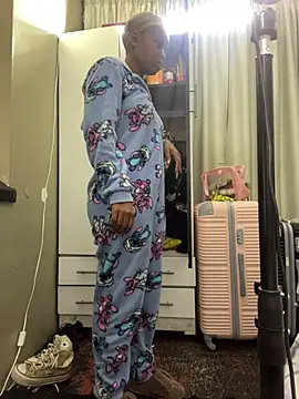 Snapshot of NaughtyShawdy chatting on 05/19/26, 08:53 NaughtyShawdy online show from 05/19/26, 08:53