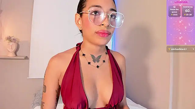 Snapshot of Scarlet_Vixen_ chatting on 06/07/26, 03:05 Scarlet Vixen online show from 06/07/26, 03:05