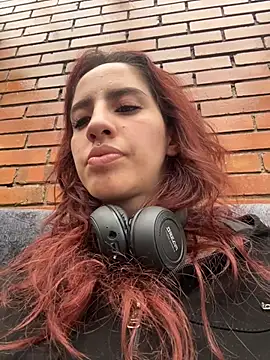 Snapshot of elodie_rouge chatting on 05/29/26, 12:03 elodie rouge online show from 05/29/26, 12:03