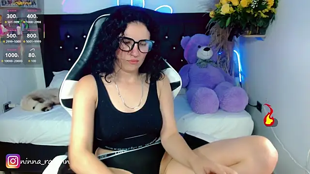 Snapshot of AriaDark chatting on 04/21/26, 02:51 AriaDark online show from 04/21/26, 02:51