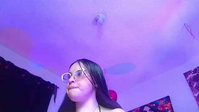 Snapshot of valeri_sotoo chatting on 05/21/26, 01:40 valeri sotoo online show from 05/21/26, 01:40