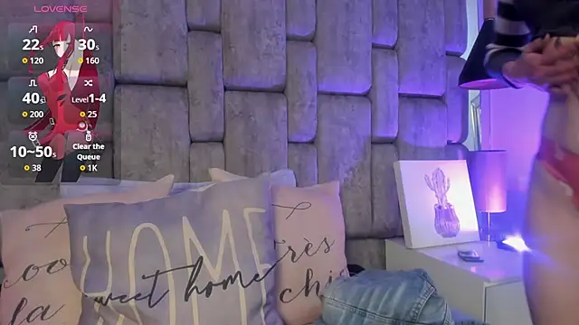 JenniQ69 online show from 05/25/26, 06:47