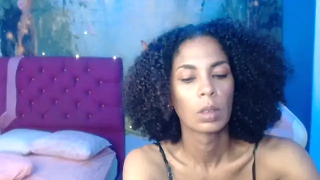 Snapshot of rosa_skinny chatting on 06/11/26, 12:32 rosa skinny online show from 06/11/26, 12:32