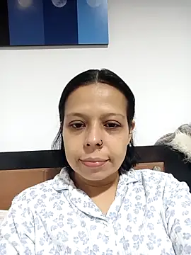 Snapshot of RossyAlvarez chatting on 02/16/26, 03:02 RossyAlvarez online show from 02/16/26, 03:02