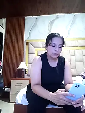 Snapshot of RossyAlvarez chatting on 03/24/26, 11:32 RossyAlvarez online show from 03/24/26, 11:32