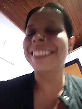 Snapshot of RossyAlvarez chatting on 04/02/26, 12:41 RossyAlvarez online show from 04/02/26, 12:41