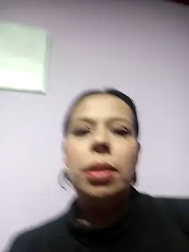 Snapshot of RossyAlvarez chatting on 04/12/26, 02:16 RossyAlvarez online show from 04/12/26, 02:16