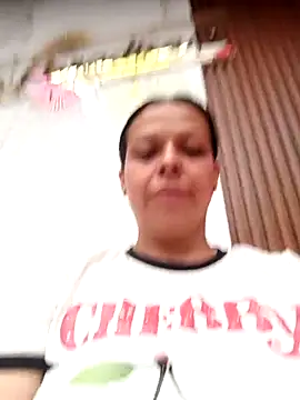 Snapshot of RossyAlvarez chatting on 04/22/26, 03:02 RossyAlvarez online show from 04/22/26, 03:02