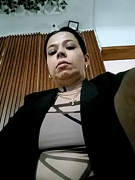 Snapshot of RossyAlvarez chatting on 05/02/26, 01:54 RossyAlvarez online show from 05/02/26, 01:54