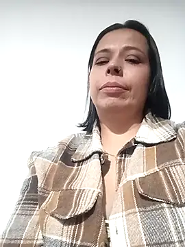 Snapshot of RossyAlvarez chatting on 05/11/26, 12:27 RossyAlvarez online show from 05/11/26, 12:27