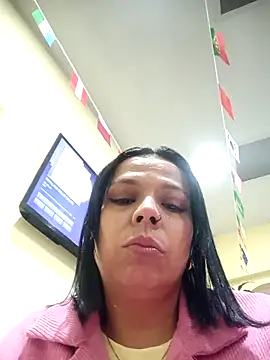 Snapshot of RossyAlvarez chatting on 06/08/26, 01:28 RossyAlvarez online show from 06/08/26, 01:28