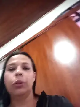 Snapshot of RossyAlvarez chatting on 07/14/26, 02:05 RossyAlvarez online show from 07/14/26, 02:05