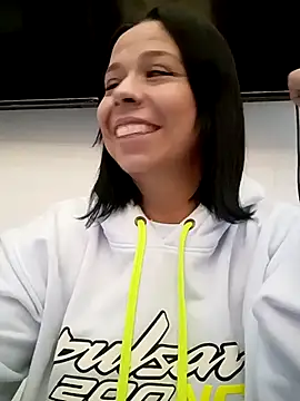 Snapshot of RossyAlvarez chatting on 07/23/26, 10:51 RossyAlvarez online show from 07/23/26, 10:51