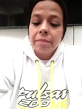 Snapshot of RossyAlvarez chatting on 07/24/26, 01:09 RossyAlvarez online show from 07/24/26, 01:09