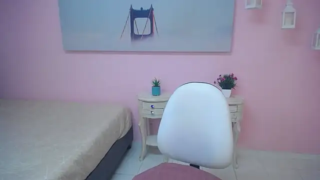 Snapshot of scarlett_clyde chatting on 03/21/26, 12:32 scarlett clyde online show from 03/21/26, 12:32