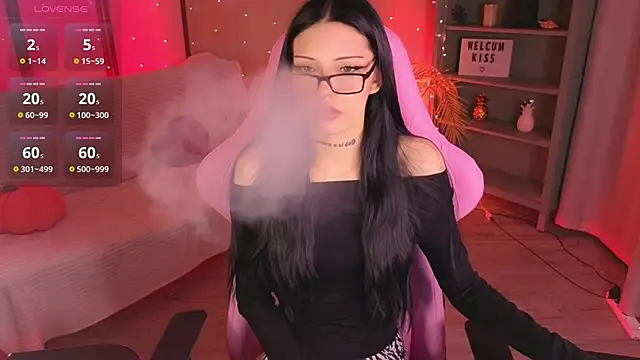 Snapshot of Kelly__Bunny chatting on 04/17/26, 05:43 Kelly Bunny online show from 04/17/26, 05:43