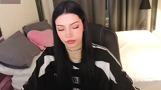 Snapshot of Kelly__Bunny chatting on 05/16/26, 06:10 Kelly Bunny online show from 05/16/26, 06:10