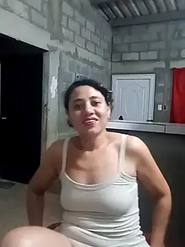 Snapshot of allexa_gomez chatting on 04/17/26, 04:48 allexa gomez online show from 04/17/26, 04:48