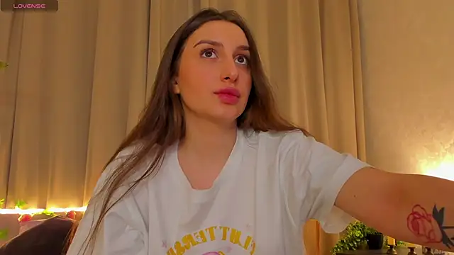 Snapshot of Celine_Coello chatting on 04/19/26, 12:04 Celine Coello online show from 04/19/26, 12:04