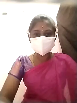 Snapshot of Tamil_Nathiya1 chatting on 02/15/26, 04:42 Tamil Nathiya1 online show from 02/15/26, 04:42