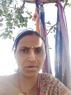 Snapshot of Juli_rathore chatting on 03/01/26, 04:25 Juli rathore online show from 03/01/26, 04:25