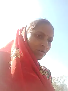 Snapshot of Juli_rathore chatting on 03/08/26, 05:22 Juli rathore online show from 03/08/26, 05:22