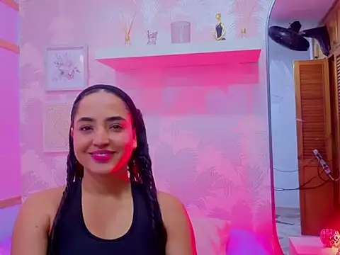 Snapshot of Emma_Thompssonn chatting on 03/06/26, 11:50 Emma Thompssonn online show from 03/06/26, 11:50