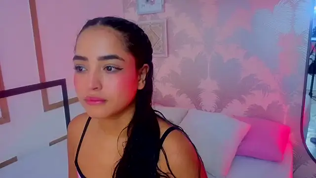 Snapshot of Emma_Thompssonn chatting on 06/02/26, 12:29 Emma Thompssonn online show from 06/02/26, 12:29