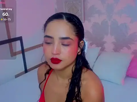 Snapshot of Emma_Thompssonn chatting on 06/10/26, 12:15 Emma Thompssonn online show from 06/10/26, 12:15