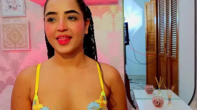 Emma Thompssonn online show from 07/23/26, 12:14