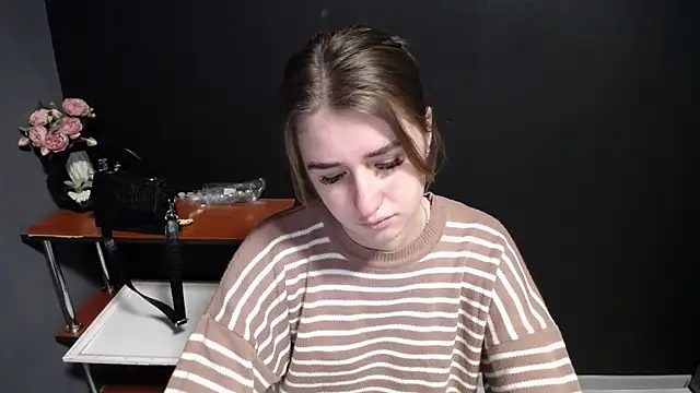 Snapshot of Sunny_siren chatting on 01/19/26, 01:15 Sunny siren online show from 01/19/26, 01:15