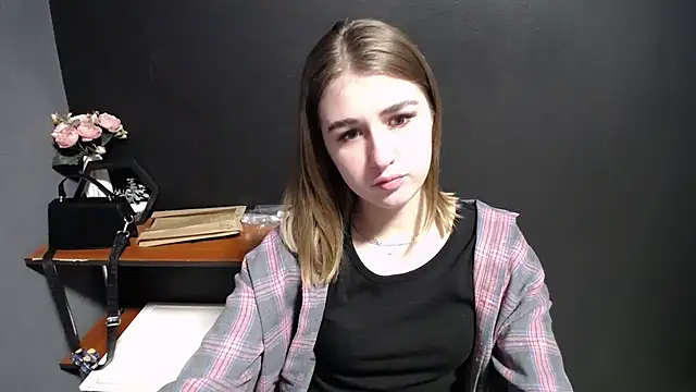 Snapshot of Sunny_siren chatting on 02/19/26, 01:29 Sunny siren online show from 02/19/26, 01:29
