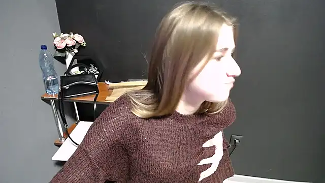 Snapshot of Sunny_siren chatting on 02/26/26, 01:32 Sunny siren online show from 02/26/26, 01:32