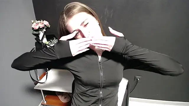 Snapshot of Sunny_siren chatting on 03/03/26, 01:17 Sunny siren online show from 03/03/26, 01:17