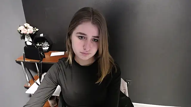 Snapshot of Sunny_siren chatting on 03/11/26, 02:01 Sunny siren online show from 03/11/26, 02:01