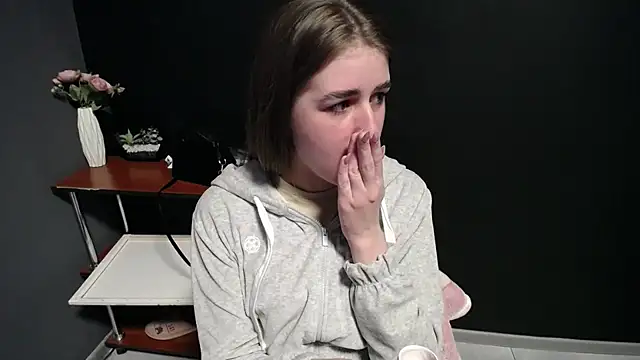 Snapshot of Sunny_siren chatting on 03/13/26, 02:56 Sunny siren online show from 03/13/26, 02:56
