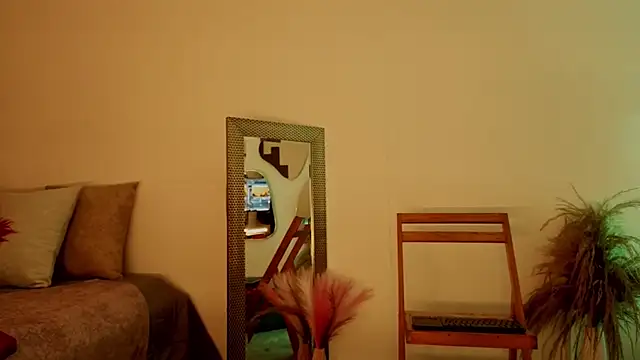 Snapshot of fransheskarossi chatting on 03/22/26, 11:46 fransheskarossi online show from 03/22/26, 11:46