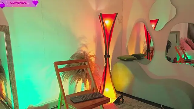 Snapshot of fransheskarossi chatting on 05/18/26, 11:38 fransheskarossi online show from 05/18/26, 11:38