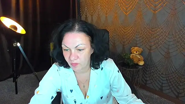 IrissMoon online show from 06/13/26, 04:49