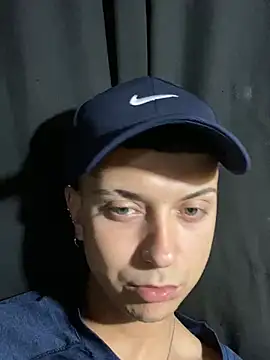 pupihot online show from 04/11/26, 04:06