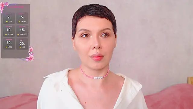 Snapshot of Elise_Day chatting on 05/17/26, 10:00 Elise Day online show from 05/17/26, 10:00