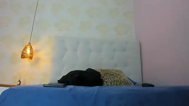Snapshot of HANA_RUSSO chatting on 03/07/26, 12:24 HANA RUSSO online show from 03/07/26, 12:24