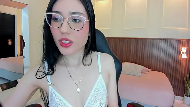 Snapshot of MARIE_TAPNER chatting on 04/17/26, 12:30 MARIE TAPNER online show from 04/17/26, 12:30