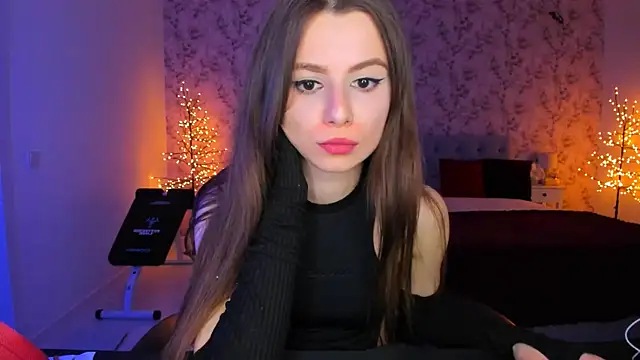 Snapshot of Hot_Molly5 chatting on 04/17/26, 06:44 Hot Molly5 online show from 04/17/26, 06:44