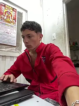 Snapshot of santiObrero chatting on 02/04/26, 04:35 santiObrero online show from 02/04/26, 04:35