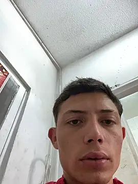 Snapshot of santiObrero chatting on 02/11/26, 03:50 santiObrero online show from 02/11/26, 03:50