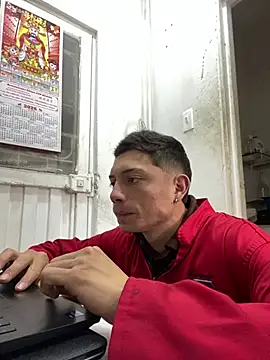 Snapshot of santiObrero chatting on 02/19/26, 07:54 santiObrero online show from 02/19/26, 07:54