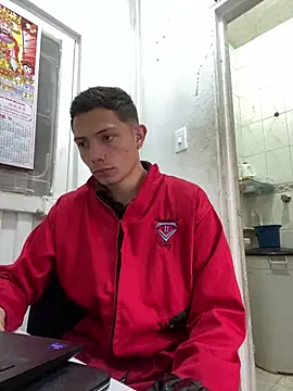 Snapshot of santiObrero chatting on 02/21/26, 03:24 santiObrero online show from 02/21/26, 03:24